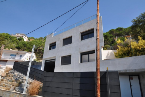 House for sale Lloret de Mar, Girona, Spain 4 bedrooms, 584 sq.m. No. 22971 - photo 1
