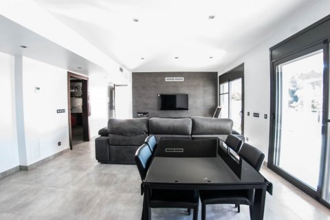 House for sale Lloret de Mar, Girona, Spain 4 bedrooms, 584 sq.m. No. 22971 - photo 4