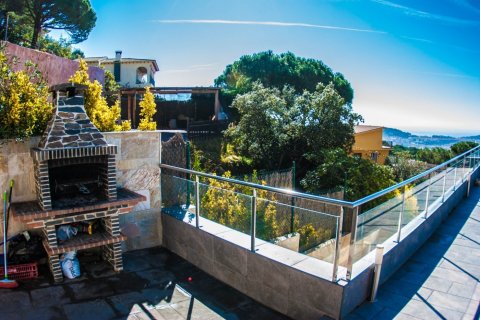 House for sale Lloret de Mar, Girona, Spain 4 bedrooms, 584 sq.m. No. 22971 - photo 10