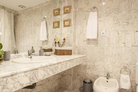 Apartment for rent Estepona, Malaga, Spain 3 bedrooms, 120 sq.m. No. 130118 - photo 6