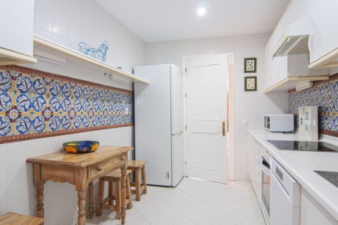 Apartment for rent Estepona, Malaga, Spain 3 bedrooms, 120 sq.m. No. 130118 - photo 11