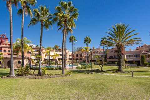 Apartment for rent Estepona, Malaga, Spain 3 bedrooms, 120 sq.m. No. 130118 - photo 15