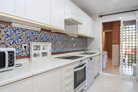 Apartment for rent Estepona, Malaga, Spain 3 bedrooms, 120 sq.m. No. 130118 - photo 10
