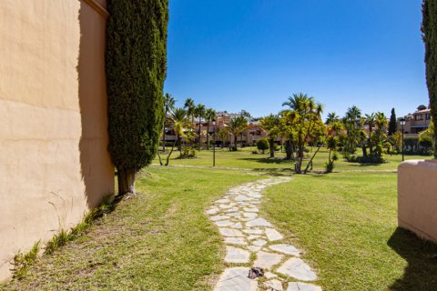 Apartment for rent Estepona, Malaga, Spain 3 bedrooms, 120 sq.m. No. 130118 - photo 12