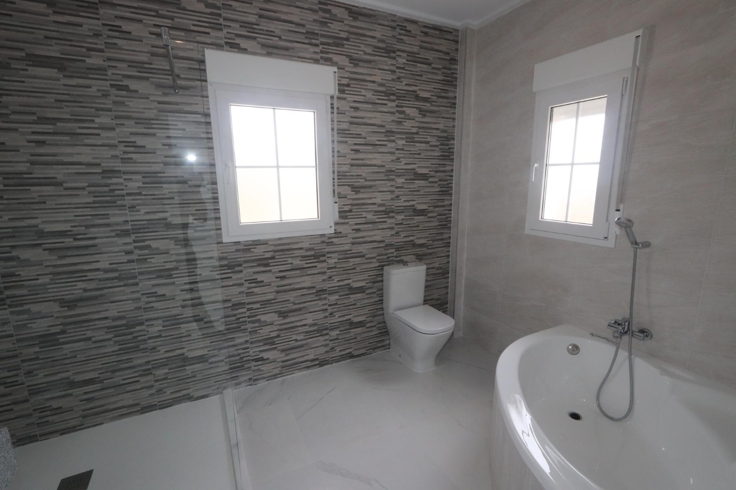 Villa in Pinoso, Alicante, Spain 4 bedrooms, 180 sq.m. No. 87434