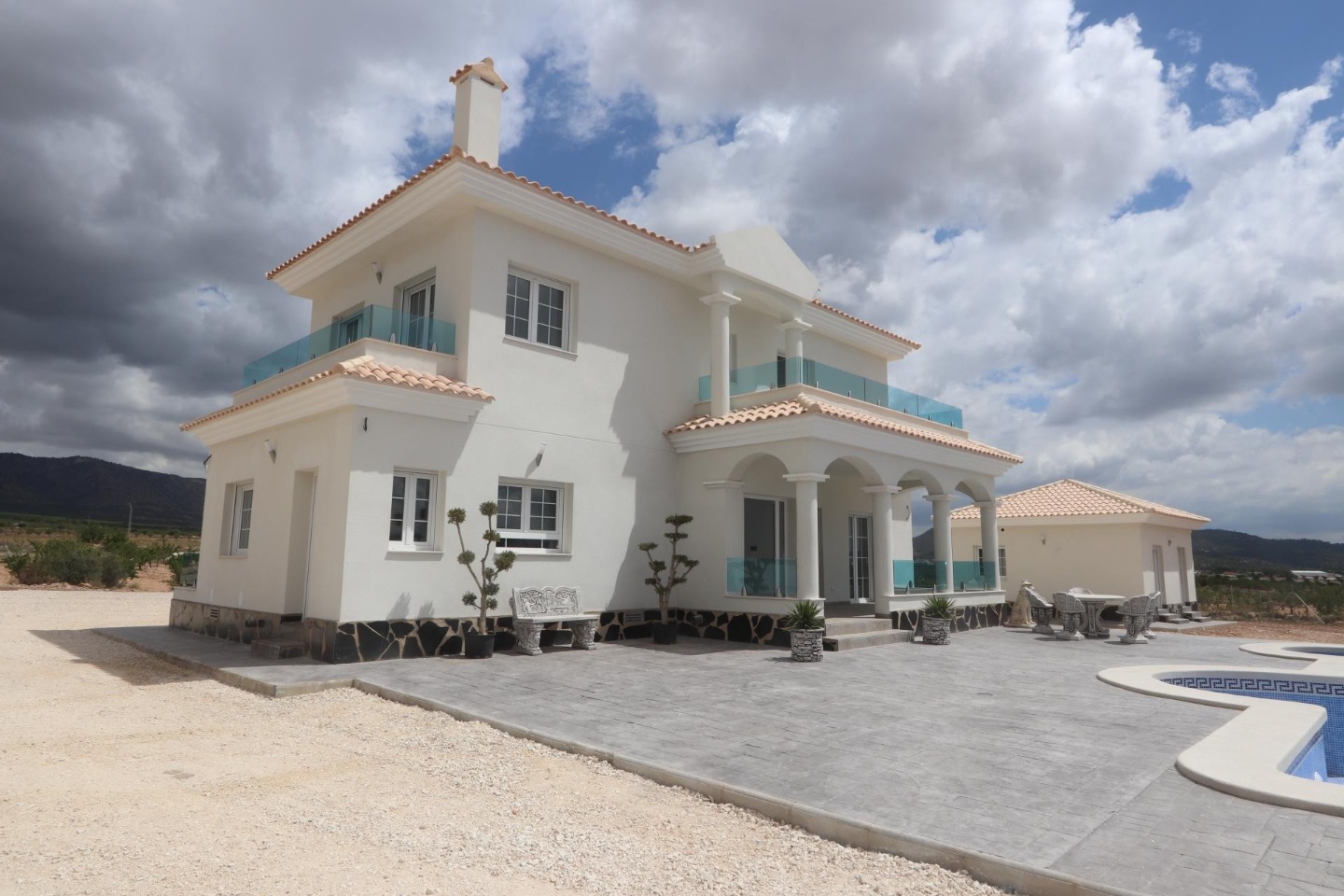 Villa in Pinoso, Alicante, Spain 4 bedrooms, 180 sq.m. No. 87434
