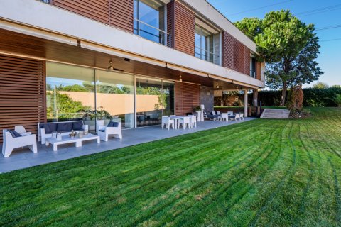 Huvila myytävänä Pozuelo de Alarcon, Madrid, Espanja, 8 makuuhuonetta, 1.51 m2 No. 106763 - kuva 3