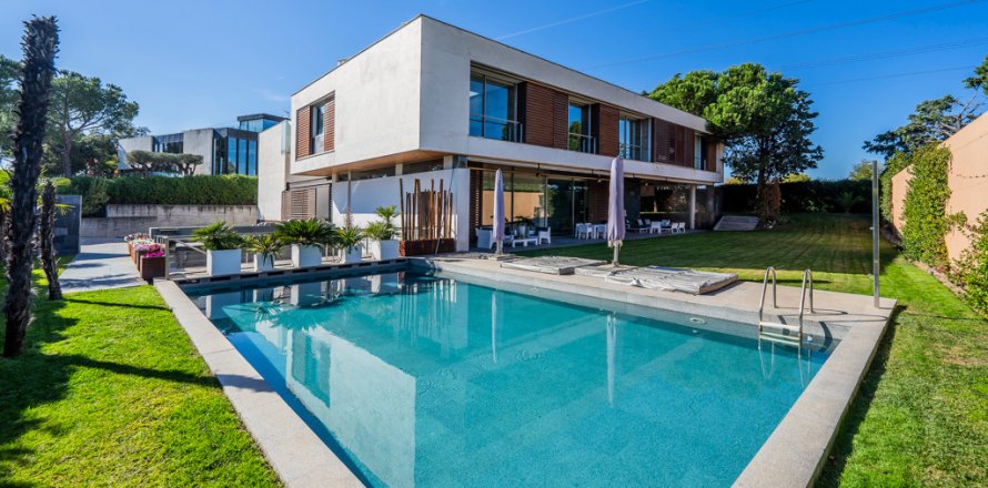 Huvila Pozuelo de Alarcon, Madrid, Espanja 8 makuuhuonetta, 1.51 m2 No. 106763
