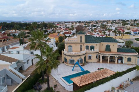 Villa till salu Torrevieja, Alicante, Spanien 6 sovrum, 256 kvm. Nr. 118721 - foto 6