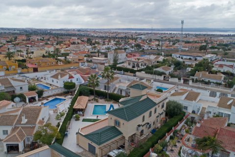 Villa till salu Torrevieja, Alicante, Spanien 6 sovrum, 256 kvm. Nr. 118721 - foto 5