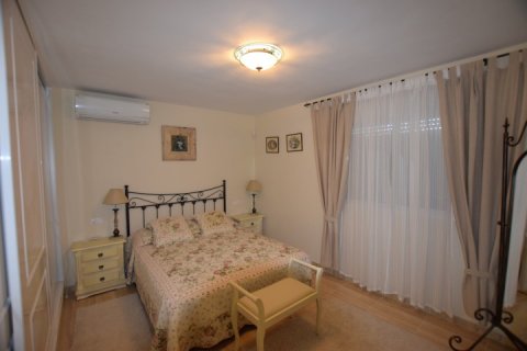 Villa for sale Ciudad Quesada, Alicante, Spain 5 bedrooms, 250 sq.m. No. 118718 - photo 17