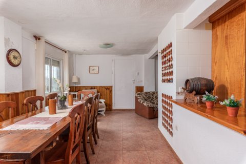 Продажа виллы в Гуардамар-дель-Сегура, Аликанте, Испания 7 спален, 266м2 №118716 - фото 3