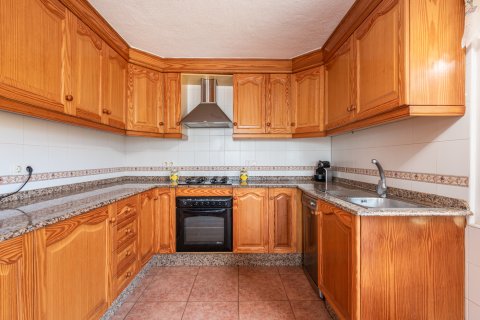 Продажа виллы в Гуардамар-дель-Сегура, Аликанте, Испания 7 спален, 266м2 №118716 - фото 5