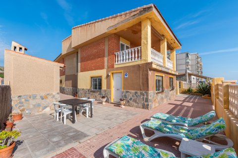 Продажа виллы в Гуардамар-дель-Сегура, Аликанте, Испания 7 спален, 266м2 №118716 - фото 28