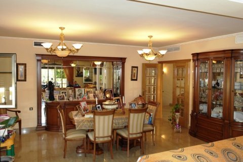 Villa zum Verkauf Torrevieja, Alicante, Spanien 4 Schlafzimmer, 400 m2 Nr. 118720 - Foto 8