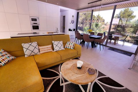 Villa for sale Pinar De Campoverde, Alicante, Spain 4 bedrooms,  No. 115195 - photo 8