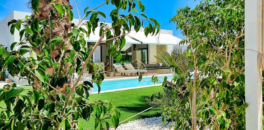 Villa Pinar De Campoverde, Alicante, Spain 4 bedrooms,  No. 115195