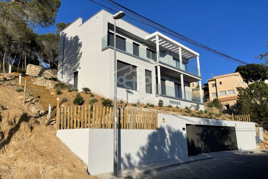 Villa in Lloret de Mar, Girona, Spanien 4 Schlafzimmer, 387 m2 Nr. 96999