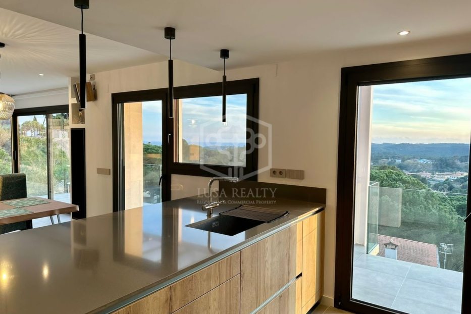Villa in Lloret de Mar, Girona, Spanien 4 Schlafzimmer, 387 m2 Nr. 96999