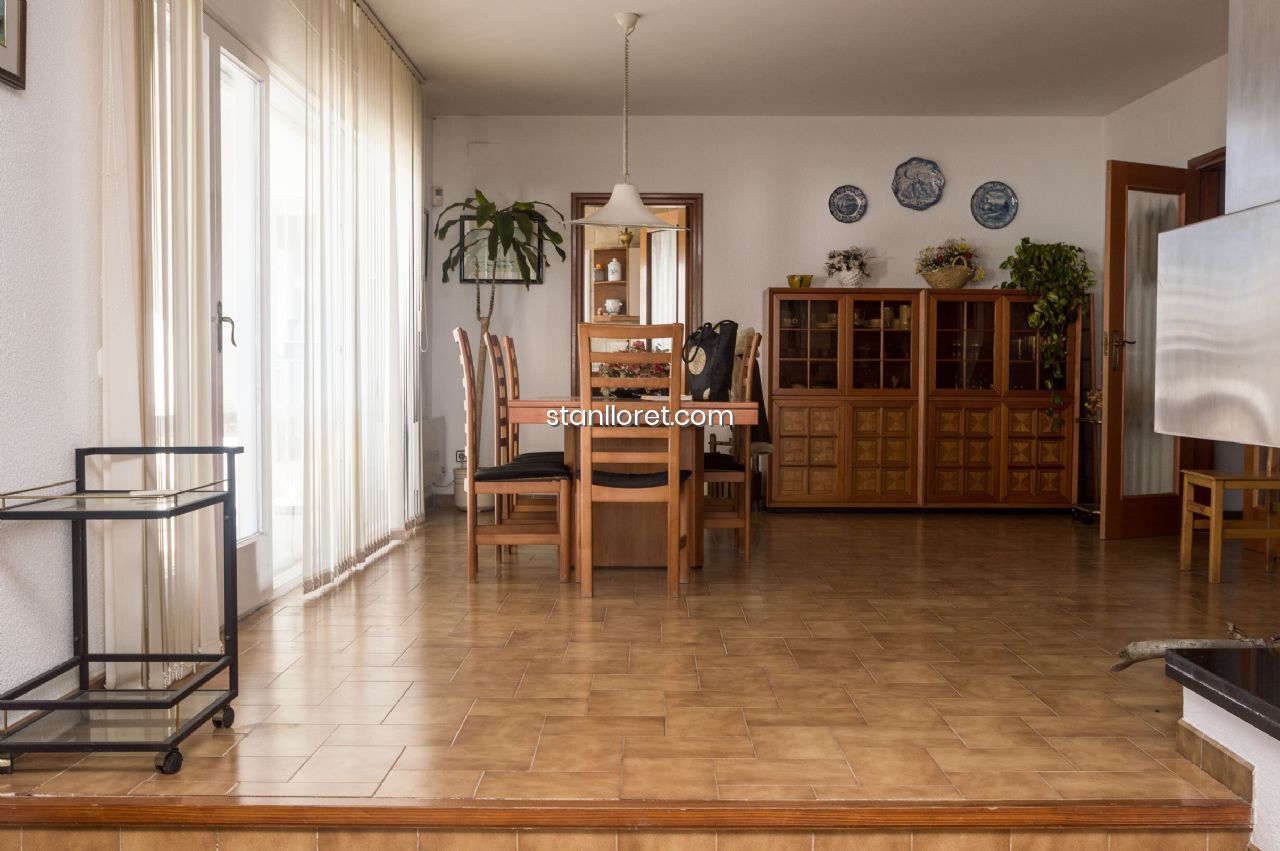 Villa in Lloret de Mar, Girona, Spanien 5 Schlafzimmer, 300 m2 Nr. 104037