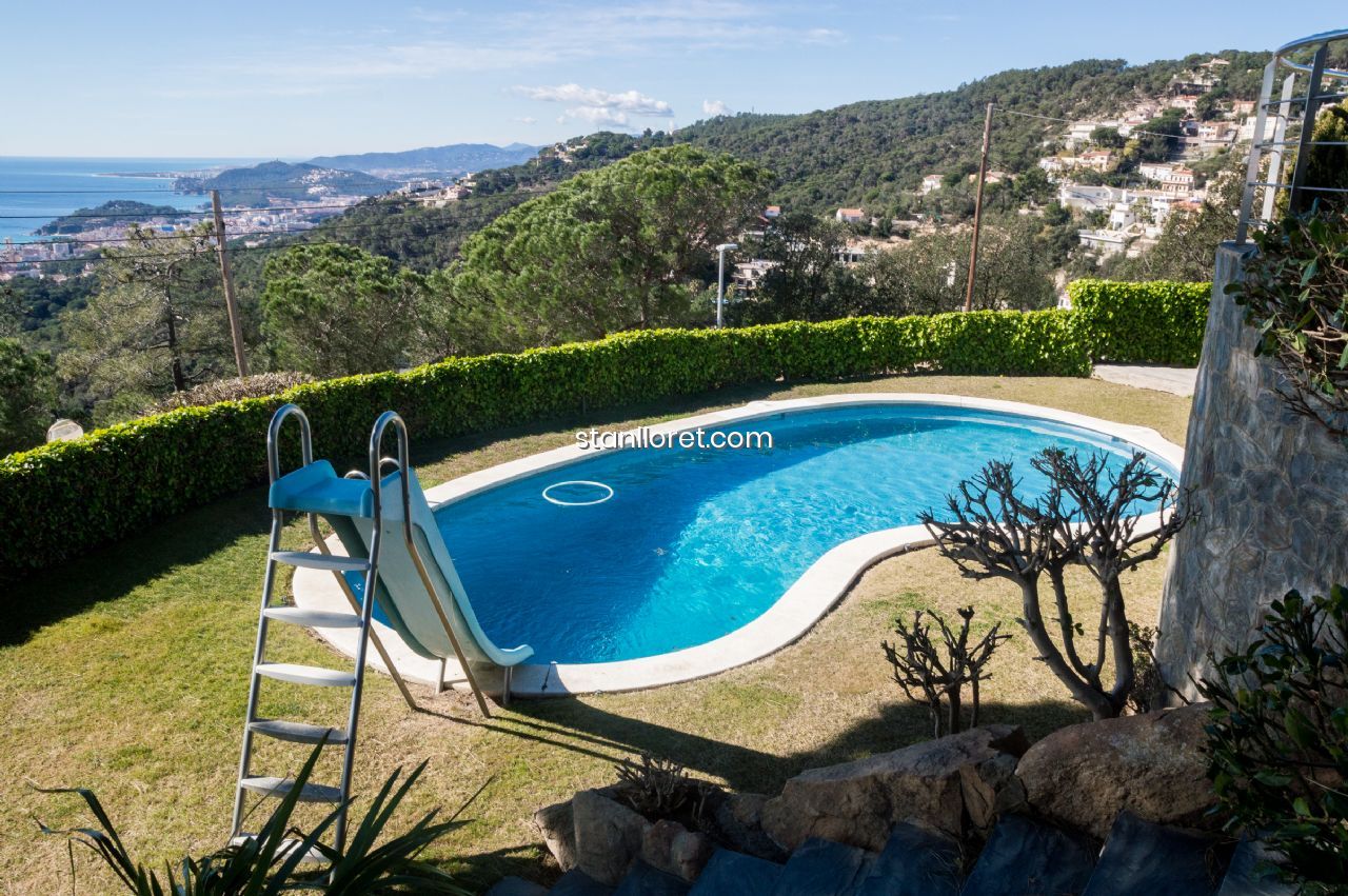 Villa in Lloret de Mar, Girona, Spanien 5 Schlafzimmer, 300 m2 Nr. 104037