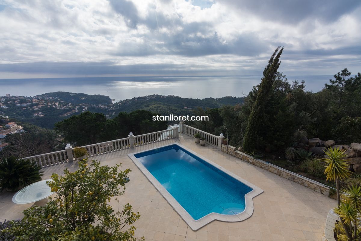 Villa en Lloret de Mar, Gerona, España 4 dormitorios, 309 m2 No. 104040