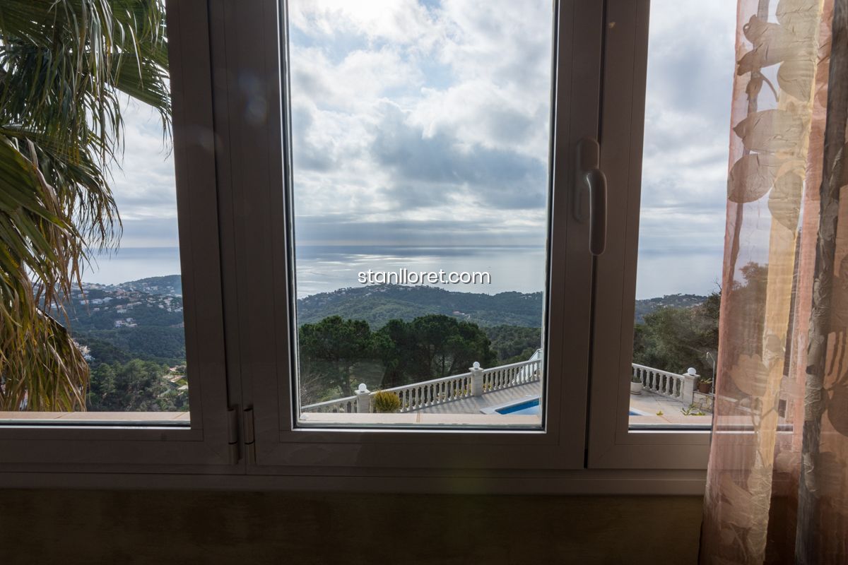 Villa en Lloret de Mar, Gerona, España 4 dormitorios, 309 m2 No. 104040