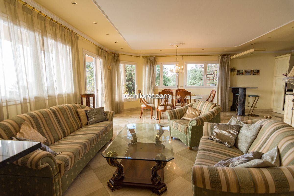 Villa en Lloret de Mar, Gerona, España 4 dormitorios, 309 m2 No. 104040