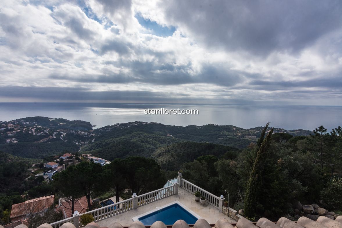 Villa en Lloret de Mar, Gerona, España 4 dormitorios, 309 m2 No. 104040