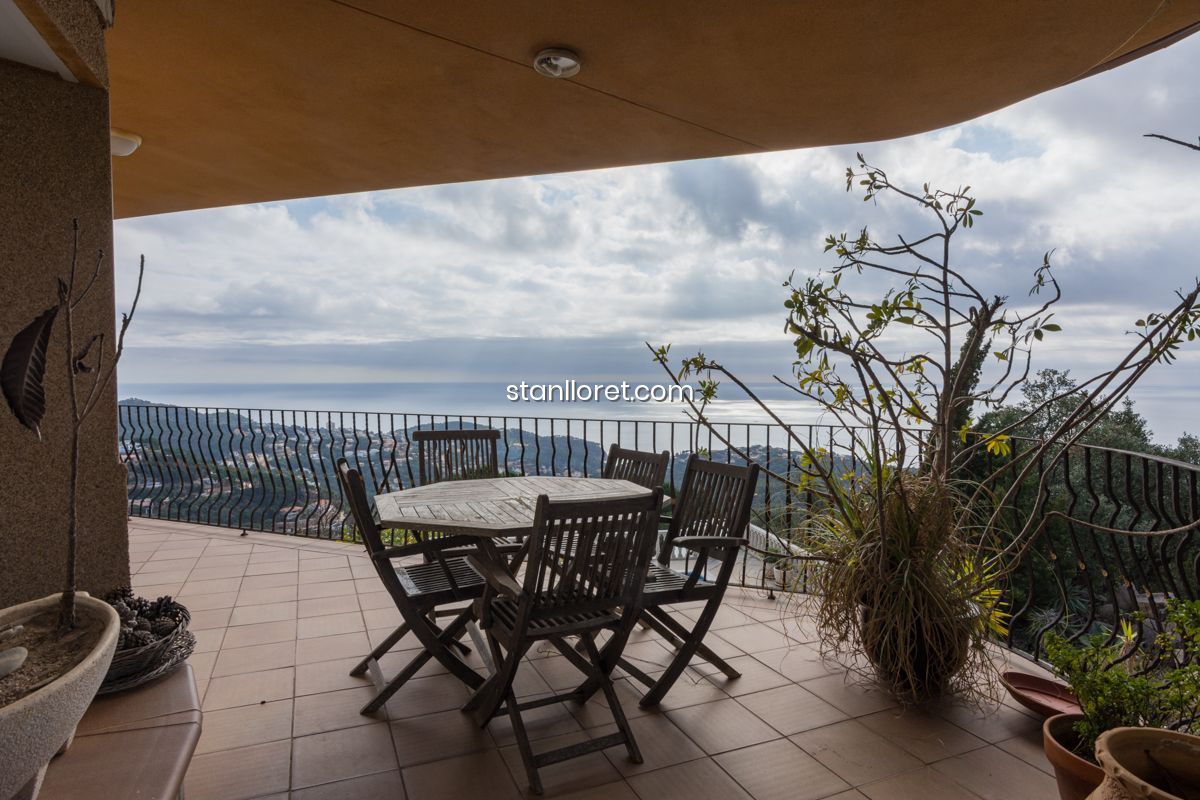 Villa en Lloret de Mar, Gerona, España 4 dormitorios, 309 m2 No. 104040