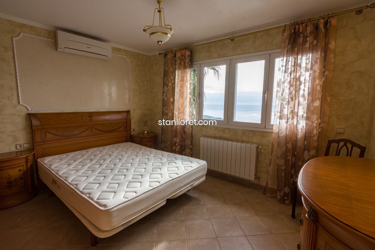 Villa en Lloret de Mar, Gerona, España 4 dormitorios, 309 m2 No. 104040