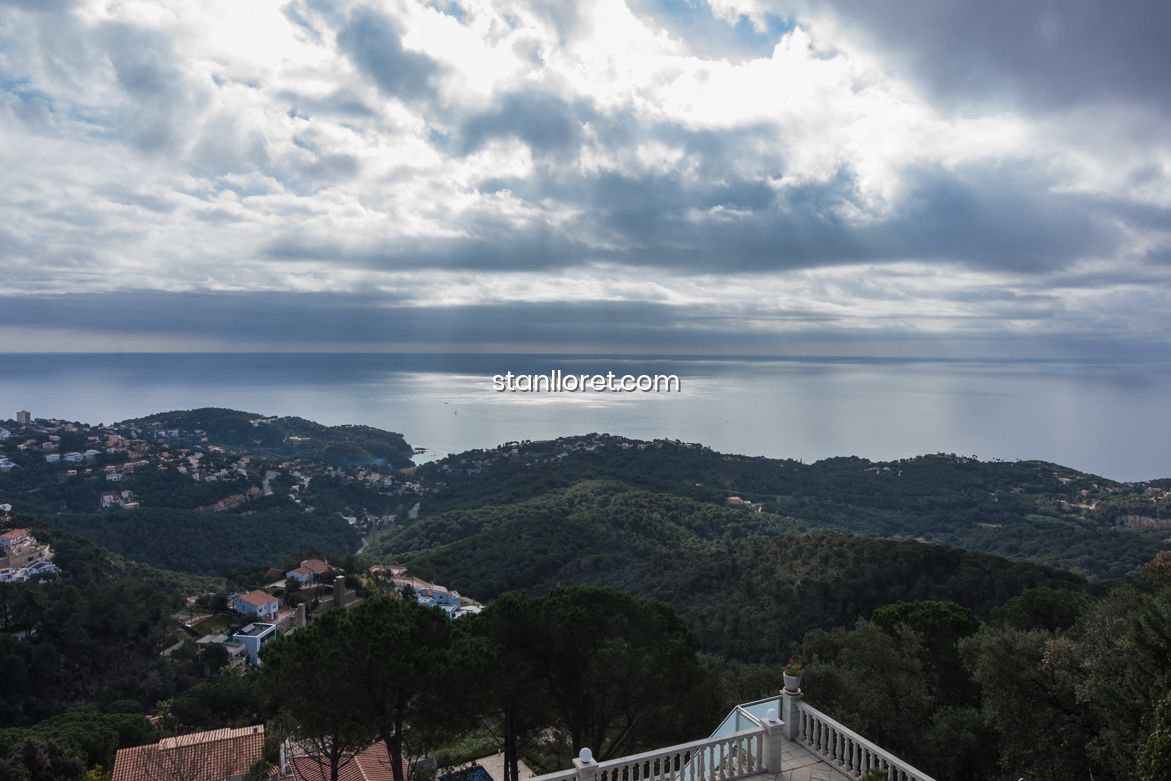 Villa en Lloret de Mar, Gerona, España 4 dormitorios, 309 m2 No. 104040