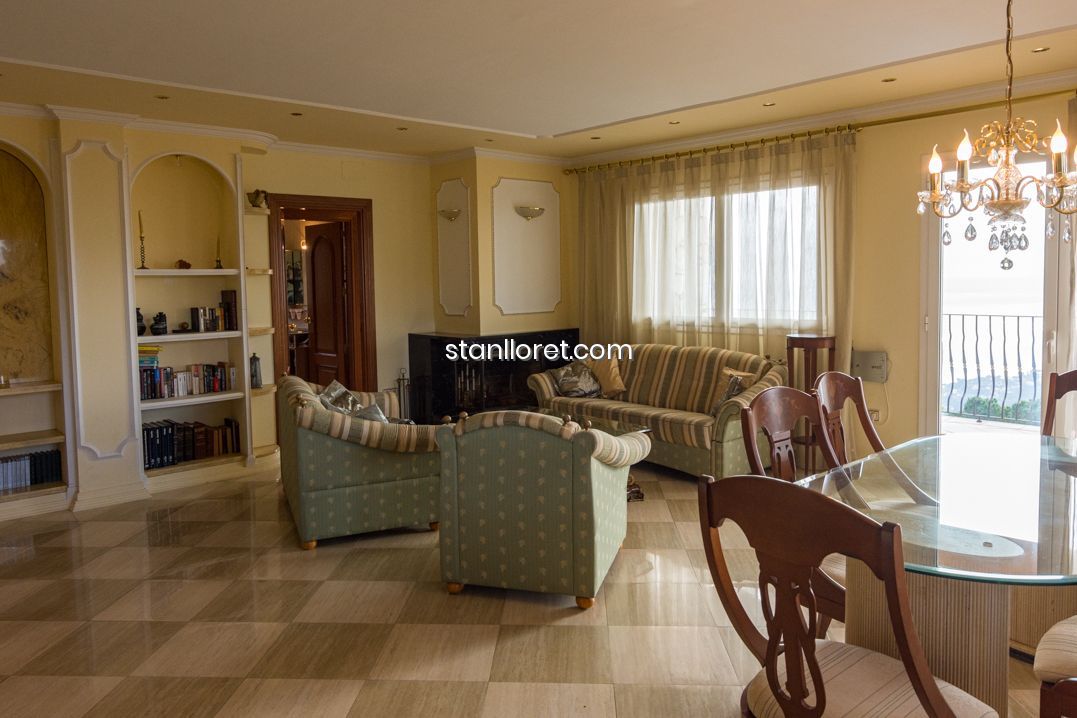 Villa en Lloret de Mar, Gerona, España 4 dormitorios, 309 m2 No. 104040