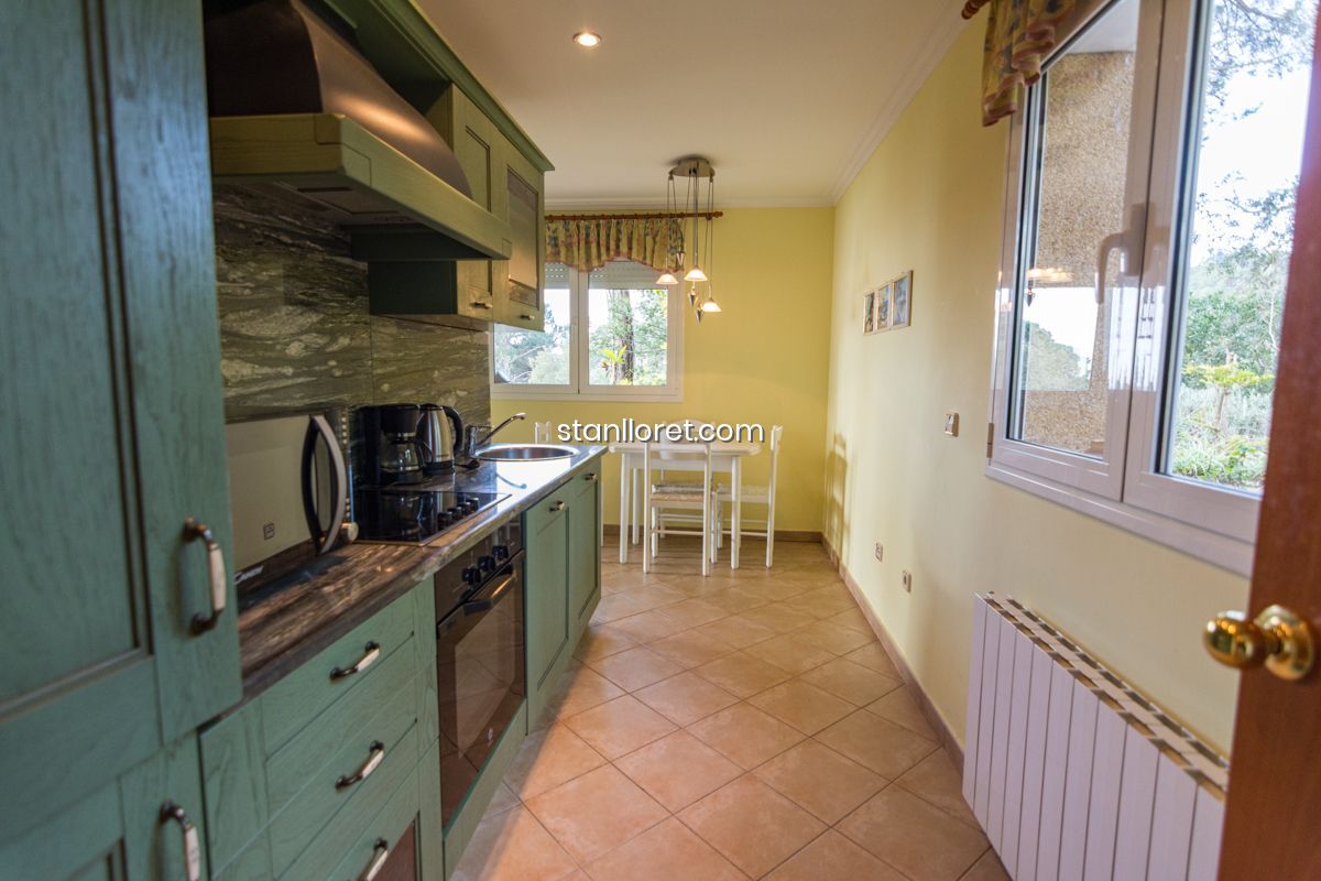 Villa en Lloret de Mar, Gerona, España 4 dormitorios, 309 m2 No. 104040