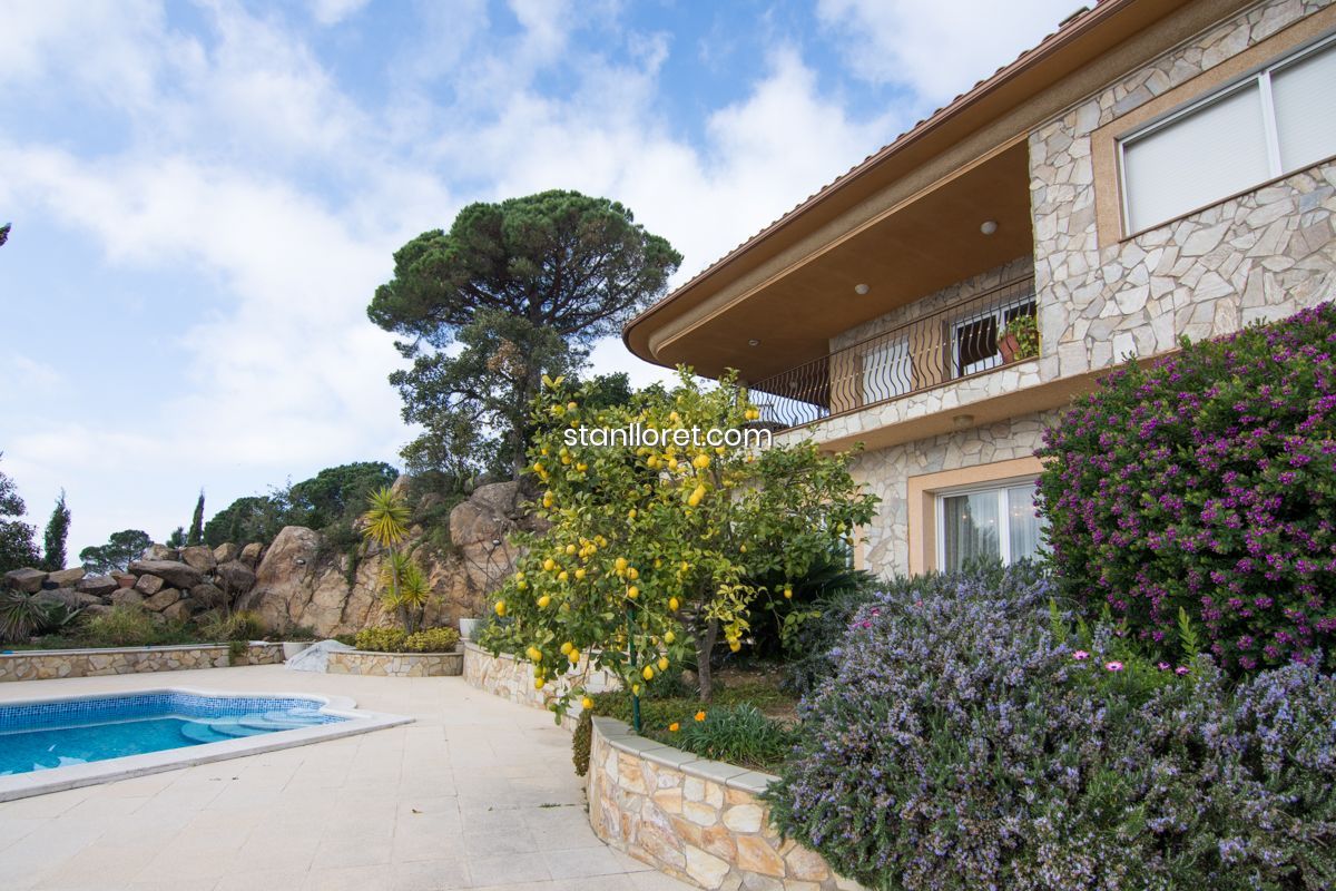 Villa en Lloret de Mar, Gerona, España 4 dormitorios, 309 m2 No. 104040