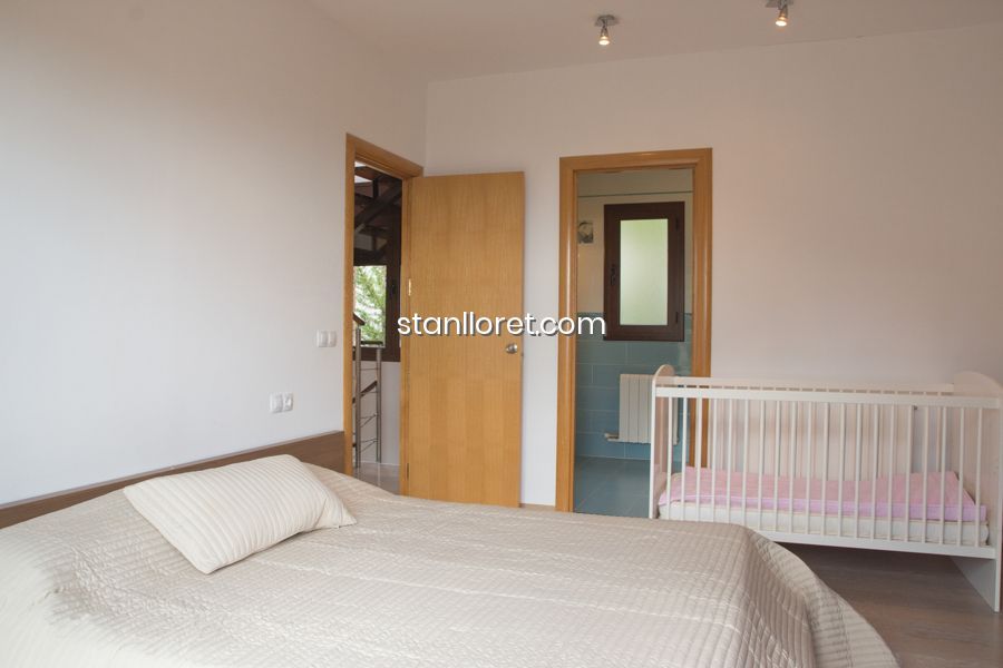 Villa en Lloret de Mar, Gerona, España 4 dormitorios, 223 m2 No. 104038