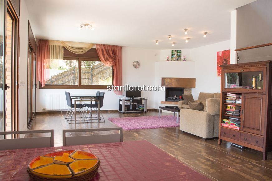 Villa en Lloret de Mar, Gerona, España 4 dormitorios, 223 m2 No. 104038