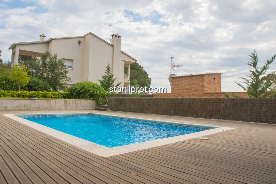 Villa en Lloret de Mar, Gerona, España 4 dormitorios, 223 m2 No. 104038