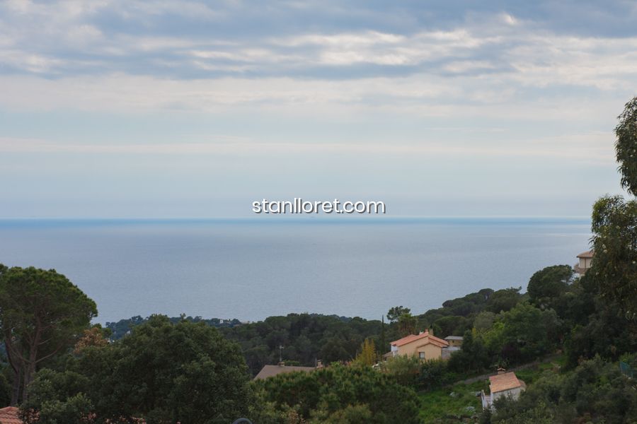Villa en Lloret de Mar, Gerona, España 4 dormitorios, 223 m2 No. 104038