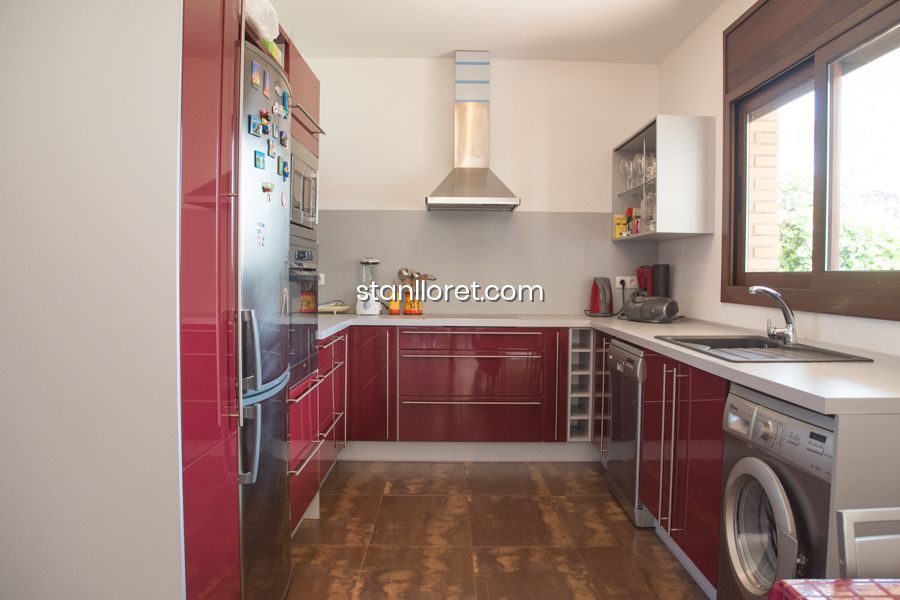 Villa en Lloret de Mar, Gerona, España 4 dormitorios, 223 m2 No. 104038