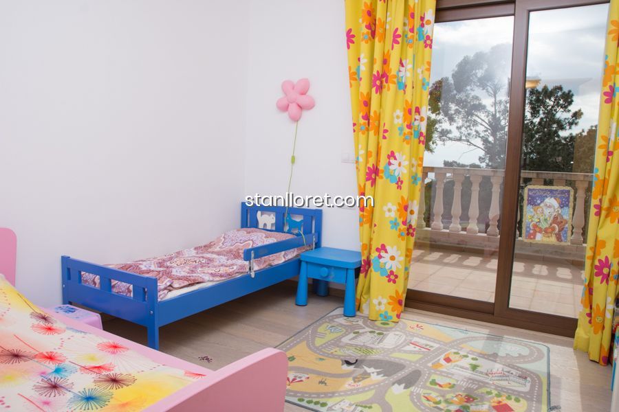 Villa en Lloret de Mar, Gerona, España 4 dormitorios, 223 m2 No. 104038