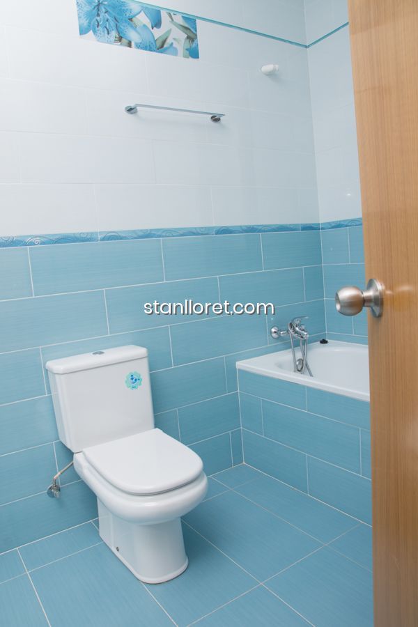 Villa en Lloret de Mar, Gerona, España 4 dormitorios, 223 m2 No. 104038