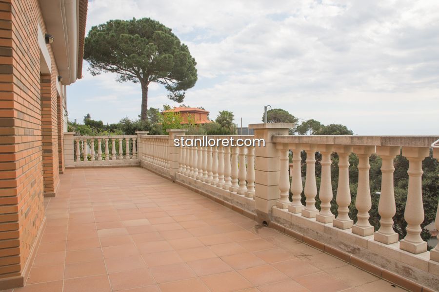 Villa en Lloret de Mar, Gerona, España 4 dormitorios, 223 m2 No. 104038