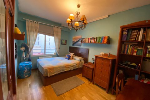 Huoneisto myytävänä Alicante, Espanja, 4 makuuhuonetta, 196 m2 No. 113444 - kuva 4