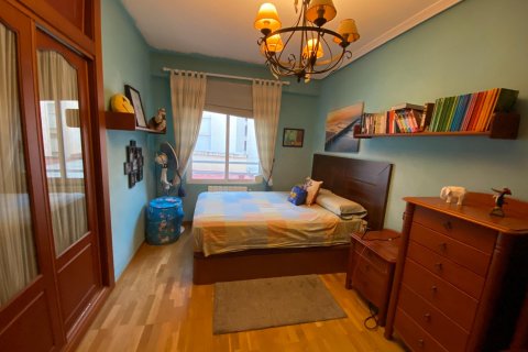 Huoneisto myytävänä Alicante, Espanja, 4 makuuhuonetta, 196 m2 No. 113444 - kuva 7