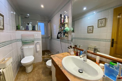 Huoneisto myytävänä Alicante, Espanja, 4 makuuhuonetta, 196 m2 No. 113444 - kuva 16