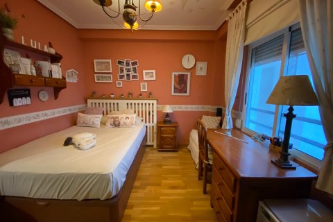 Huoneisto myytävänä Alicante, Espanja, 4 makuuhuonetta, 196 m2 No. 113444 - kuva 10