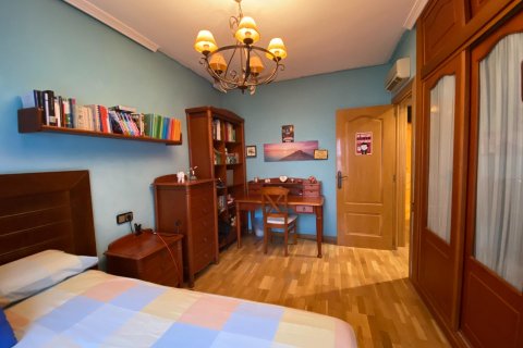 Huoneisto myytävänä Alicante, Espanja, 4 makuuhuonetta, 196 m2 No. 113444 - kuva 5