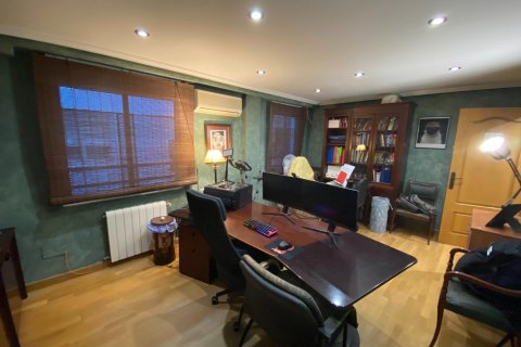 Huoneisto myytävänä Alicante, Espanja, 4 makuuhuonetta, 196 m2 No. 113444 - kuva 14