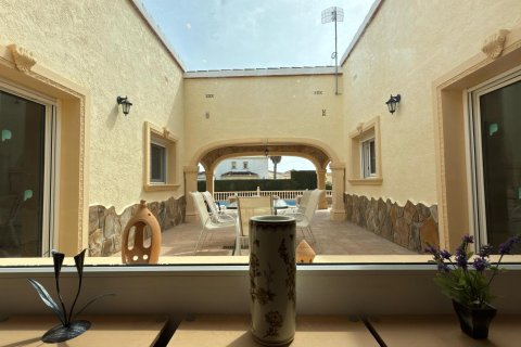 Villa pārdošanā Calpe, Alicante, Spānijā 5 istabas, 277 m2 Nr. 113441 - attēls 13